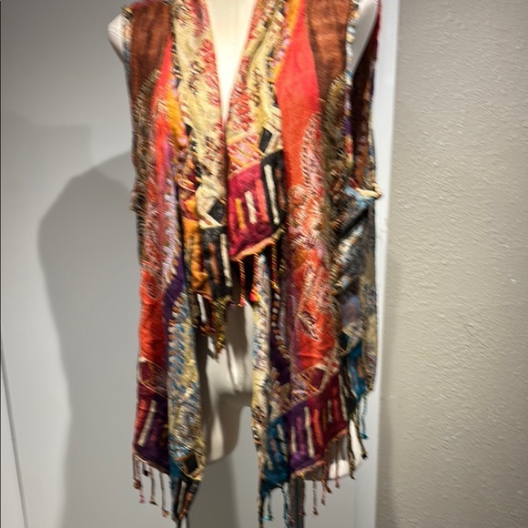 Elegant reversible vest with paisley pattern by ANU - Picture 1 of 16